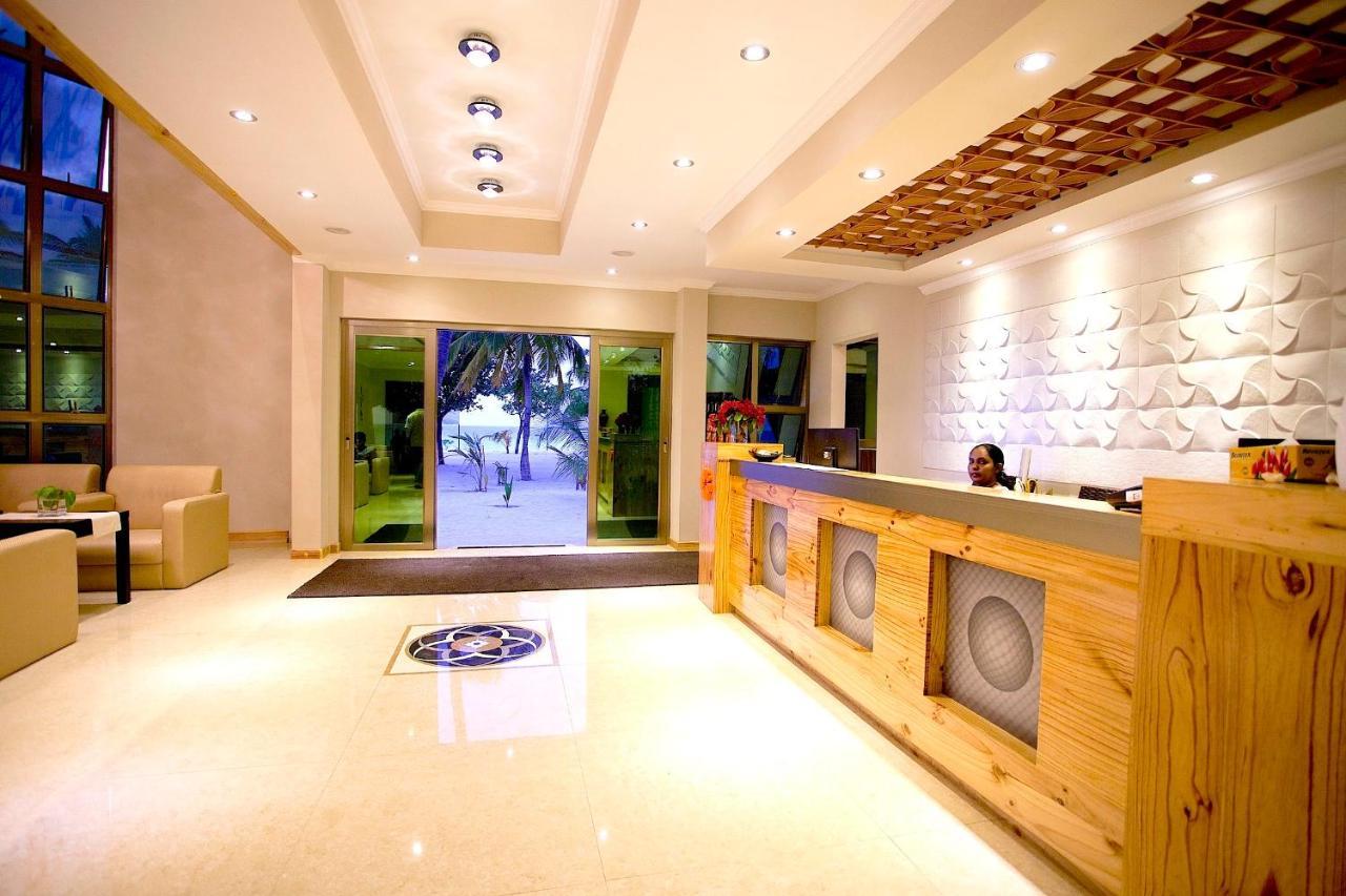 Kaani Beach Hotel At Maafushi Exterior foto