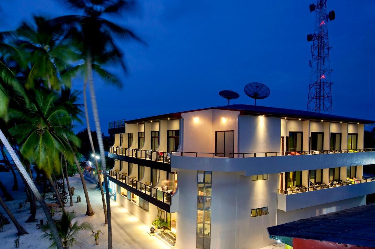 Kaani Beach Hotel At Maafushi Exterior foto
