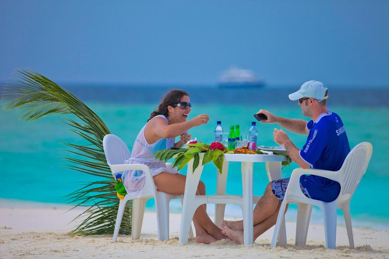 Kaani Beach Hotel At Maafushi Exterior foto