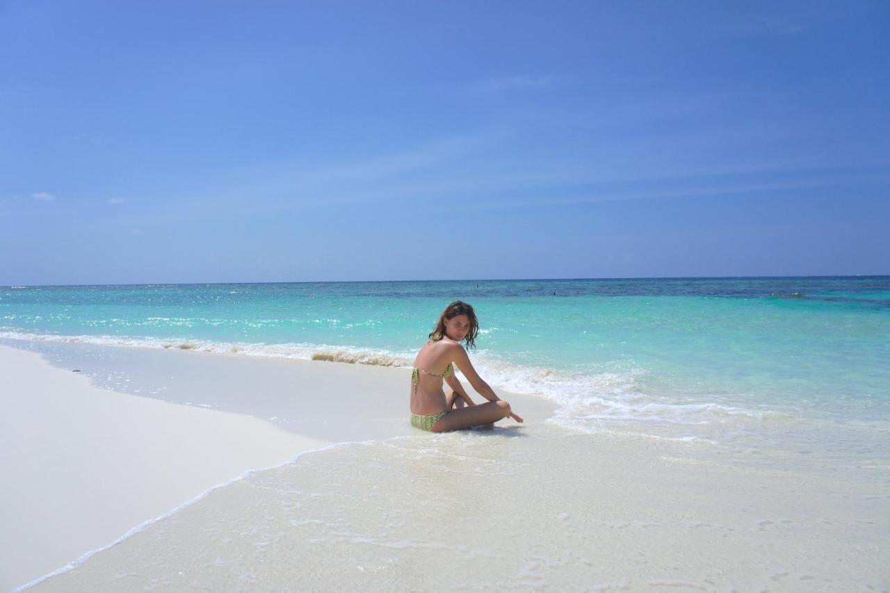 Kaani Beach Hotel At Maafushi Exterior foto